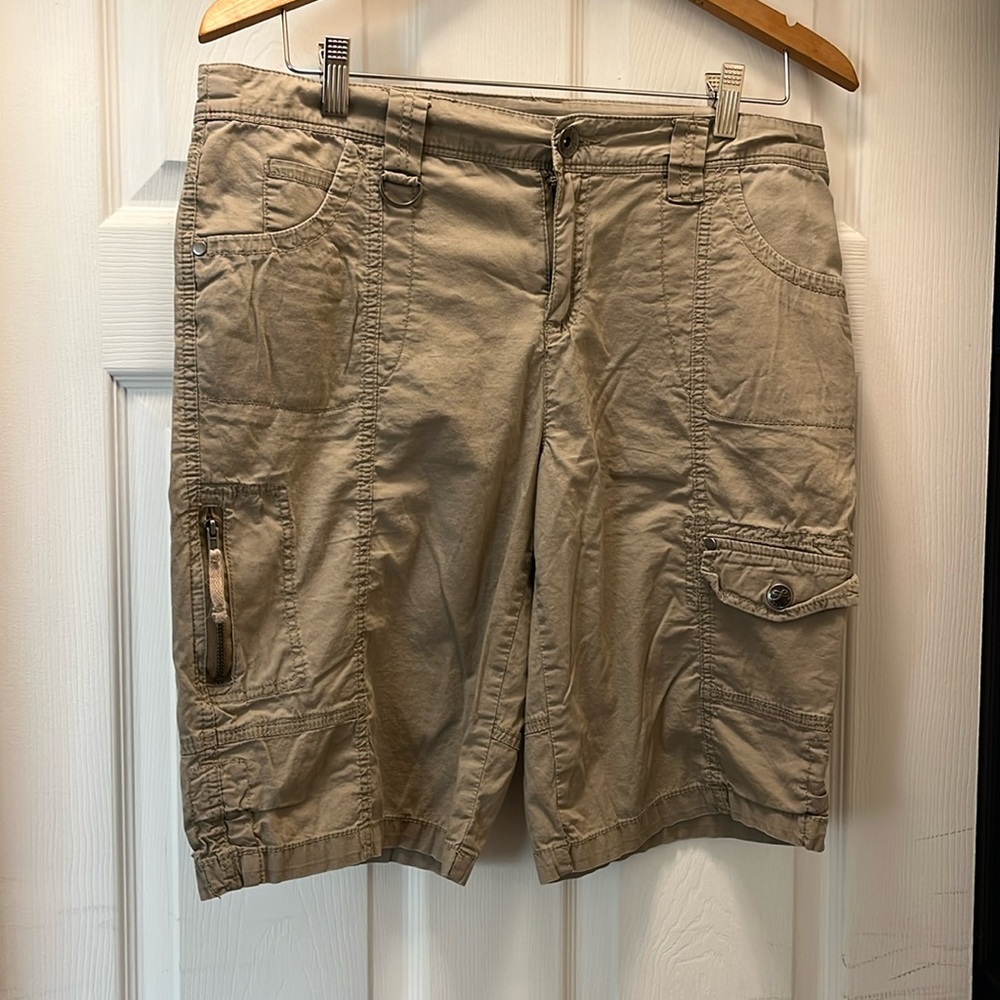 Tan Style & Company Cargo Shorts in Size 10